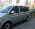 Серый Фольксваген Мультиван, объемом двигателя 2.5 л и пробегом 400 тыс. км за 10900 $, фото 2 на Automoto.ua