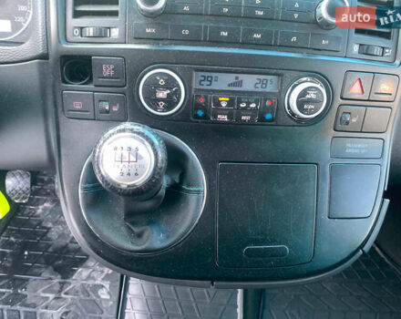 Серый Фольксваген Мультиван, объемом двигателя 2.46 л и пробегом 308 тыс. км за 12890 $, фото 22 на Automoto.ua