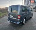 Серый Фольксваген Мультиван, объемом двигателя 2.5 л и пробегом 270 тыс. км за 14000 $, фото 3 на Automoto.ua