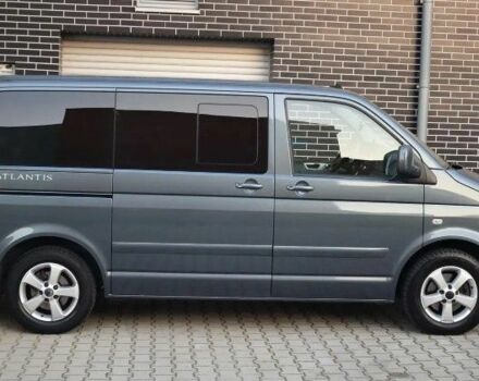 Сірий Фольксваген Мультиван, об'ємом двигуна 2.5 л та пробігом 230 тис. км за 7900 $, фото 1 на Automoto.ua