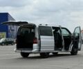 Серый Фольксваген Мультиван, объемом двигателя 2.5 л и пробегом 260 тыс. км за 13800 $, фото 15 на Automoto.ua