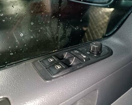 Сірий Фольксваген Мультиван, об'ємом двигуна 2.5 л та пробігом 450 тис. км за 8750 $, фото 10 на Automoto.ua