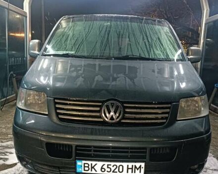 Сірий Фольксваген Мультиван, об'ємом двигуна 2.5 л та пробігом 450 тис. км за 8750 $, фото 3 на Automoto.ua