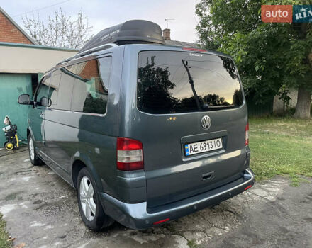 Сірий Фольксваген Мультиван, об'ємом двигуна 2.46 л та пробігом 330 тис. км за 18500 $, фото 1 на Automoto.ua