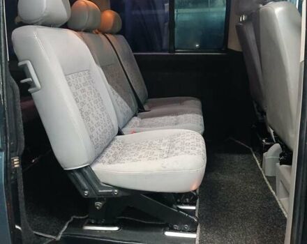 Сірий Фольксваген Мультиван, об'ємом двигуна 2.5 л та пробігом 450 тис. км за 8750 $, фото 1 на Automoto.ua