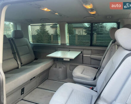 Сірий Фольксваген Мультиван, об'ємом двигуна 2.46 л та пробігом 257 тис. км за 12900 $, фото 23 на Automoto.ua