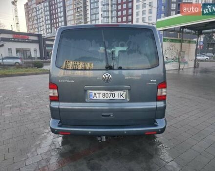 Серый Фольксваген Мультиван, объемом двигателя 2.5 л и пробегом 270 тыс. км за 14000 $, фото 5 на Automoto.ua