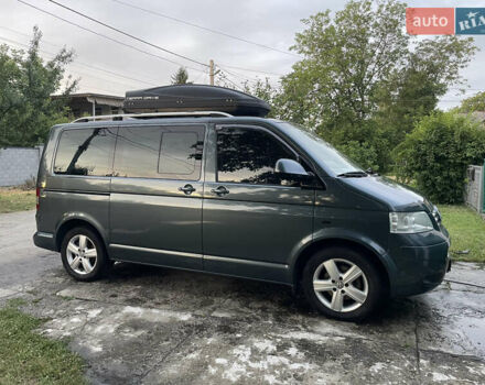 Сірий Фольксваген Мультиван, об'ємом двигуна 2.46 л та пробігом 330 тис. км за 18500 $, фото 2 на Automoto.ua