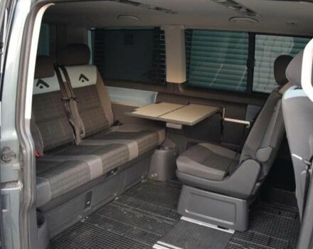 Сірий Фольксваген Мультиван, об'ємом двигуна 2.5 л та пробігом 230 тис. км за 7900 $, фото 15 на Automoto.ua