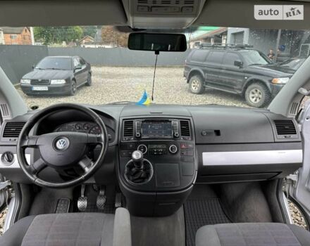 Сірий Фольксваген Мультиван, об'ємом двигуна 2.5 л та пробігом 316 тис. км за 14500 $, фото 13 на Automoto.ua
