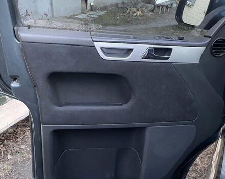 Сірий Фольксваген Мультиван, об'ємом двигуна 2.46 л та пробігом 330 тис. км за 18500 $, фото 7 на Automoto.ua