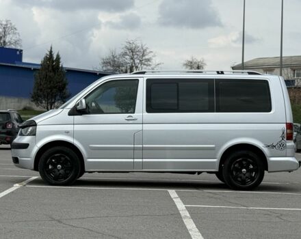 Серый Фольксваген Мультиван, объемом двигателя 2.5 л и пробегом 260 тыс. км за 13800 $, фото 4 на Automoto.ua