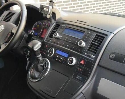 Сірий Фольксваген Мультиван, об'ємом двигуна 2.5 л та пробігом 230 тис. км за 7900 $, фото 7 на Automoto.ua