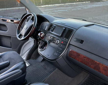 Сірий Фольксваген Мультиван, об'ємом двигуна 3.2 л та пробігом 370 тис. км за 17700 $, фото 23 на Automoto.ua