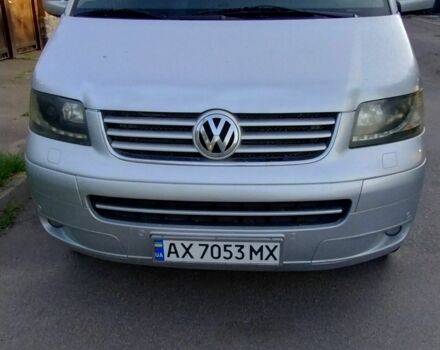 Серый Фольксваген Мультиван, объемом двигателя 2.5 л и пробегом 277 тыс. км за 16000 $, фото 1 на Automoto.ua