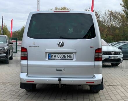 Серый Фольксваген Мультиван, объемом двигателя 2.5 л и пробегом 352 тыс. км за 14455 $, фото 5 на Automoto.ua