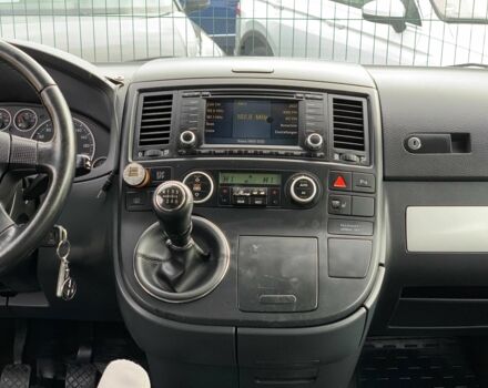 Серый Фольксваген Мультиван, объемом двигателя 2.5 л и пробегом 352 тыс. км за 14455 $, фото 22 на Automoto.ua