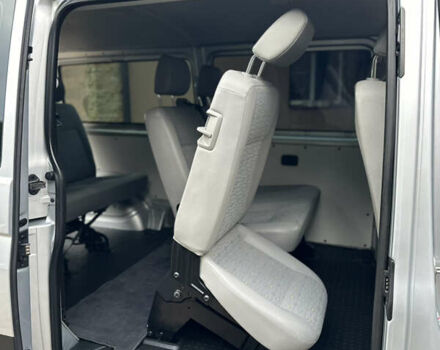 Серый Фольксваген Мультиван, объемом двигателя 1.97 л и пробегом 300 тыс. км за 14400 $, фото 27 на Automoto.ua