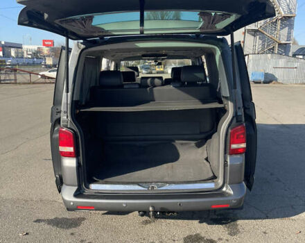 Сірий Фольксваген Мультиван, об'ємом двигуна 2 л та пробігом 291 тис. км за 21300 $, фото 5 на Automoto.ua