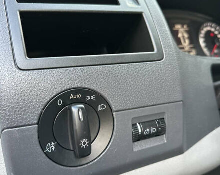 Серый Фольксваген Мультиван, объемом двигателя 1.97 л и пробегом 300 тыс. км за 14400 $, фото 30 на Automoto.ua