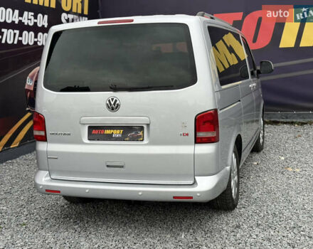 Серый Фольксваген Мультиван, объемом двигателя 1.98 л и пробегом 198 тыс. км за 22000 $, фото 2 на Automoto.ua