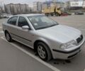 Серый Фольксваген Мультиван, объемом двигателя 2 л и пробегом 280 тыс. км за 23950 $, фото 1 на Automoto.ua