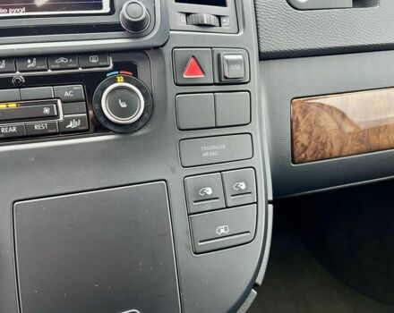 Сірий Фольксваген Мультиван, об'ємом двигуна 2 л та пробігом 380 тис. км за 23000 $, фото 7 на Automoto.ua