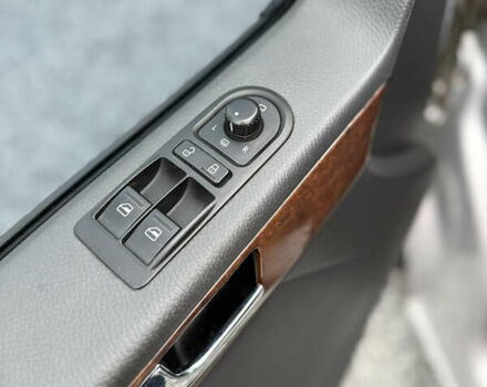 Серый Фольксваген Мультиван, объемом двигателя 1.98 л и пробегом 198 тыс. км за 22000 $, фото 52 на Automoto.ua