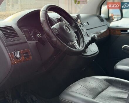 Сірий Фольксваген Мультиван, об'ємом двигуна 1.98 л та пробігом 280 тис. км за 17700 $, фото 7 на Automoto.ua