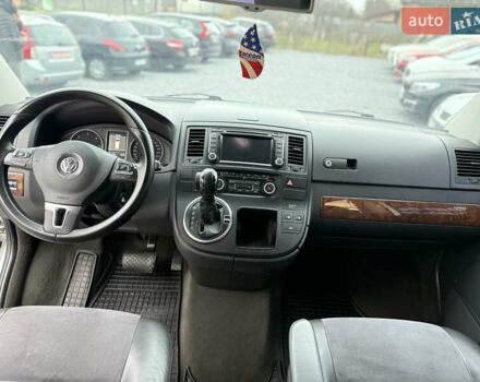 Серый Фольксваген Мультиван, объемом двигателя 1.98 л и пробегом 198 тыс. км за 22000 $, фото 47 на Automoto.ua