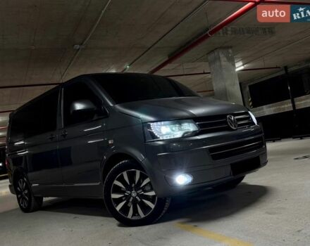 Серый Фольксваген Мультиван, объемом двигателя 2 л и пробегом 250 тыс. км за 25000 $, фото 5 на Automoto.ua