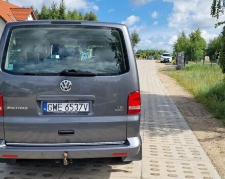 Серый Фольксваген Мультиван, объемом двигателя 2 л и пробегом 222 тыс. км за 8300 $, фото 3 на Automoto.ua