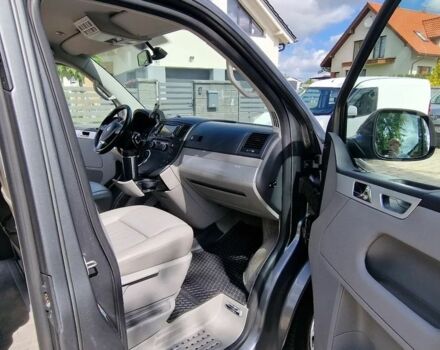 Серый Фольксваген Мультиван, объемом двигателя 2 л и пробегом 222 тыс. км за 8300 $, фото 8 на Automoto.ua