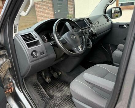 Сірий Фольксваген Мультиван, об'ємом двигуна 2 л та пробігом 253 тис. км за 9500 $, фото 17 на Automoto.ua