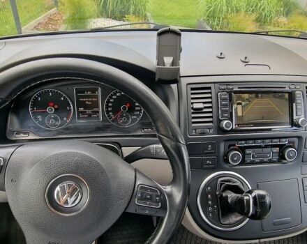 Серый Фольксваген Мультиван, объемом двигателя 2 л и пробегом 222 тыс. км за 8300 $, фото 6 на Automoto.ua