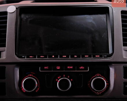 Сірий Фольксваген Мультиван, об'ємом двигуна 1.97 л та пробігом 220 тис. км за 20900 $, фото 19 на Automoto.ua