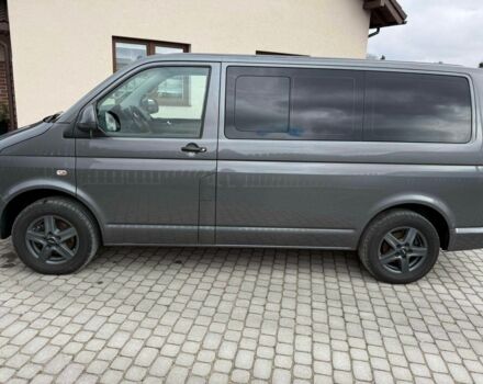 Сірий Фольксваген Мультиван, об'ємом двигуна 2 л та пробігом 253 тис. км за 9500 $, фото 4 на Automoto.ua