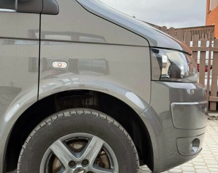 Сірий Фольксваген Мультиван, об'ємом двигуна 2 л та пробігом 253 тис. км за 9500 $, фото 1 на Automoto.ua