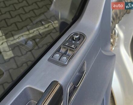 Серый Фольксваген Мультиван, объемом двигателя 1.97 л и пробегом 235 тыс. км за 19499 $, фото 35 на Automoto.ua