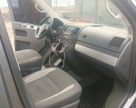 Фольксваген Мультиван 2013 в Ровно на Automoto.ua Серый Фольксваген Мультиван, объемом двигателя 2 л и пробегом 376 тыс. км за 22100 $, фото 3 на Automoto.ua