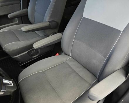 Серый Фольксваген Мультиван, объемом двигателя 1.97 л и пробегом 235 тыс. км за 19499 $, фото 9 на Automoto.ua