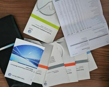 Серый Фольксваген Мультиван, объемом двигателя 2 л и пробегом 130 тыс. км за 9200 $, фото 16 на Automoto.ua