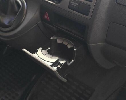 Серый Фольксваген Мультиван, объемом двигателя 1.97 л и пробегом 235 тыс. км за 19499 $, фото 12 на Automoto.ua