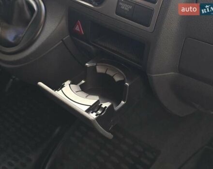 Серый Фольксваген Мультиван, объемом двигателя 1.97 л и пробегом 235 тыс. км за 19499 $, фото 52 на Automoto.ua