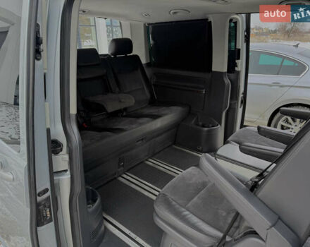 Сірий Фольксваген Мультиван, об'ємом двигуна 2 л та пробігом 152 тис. км за 25700 $, фото 6 на Automoto.ua