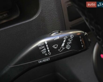 Серый Фольксваген Мультиван, объемом двигателя 1.97 л и пробегом 235 тыс. км за 19499 $, фото 44 на Automoto.ua