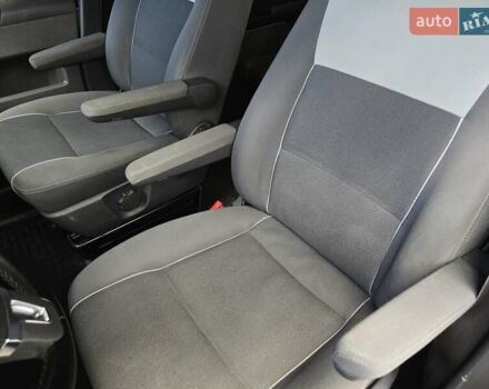 Серый Фольксваген Мультиван, объемом двигателя 1.97 л и пробегом 235 тыс. км за 19499 $, фото 42 на Automoto.ua