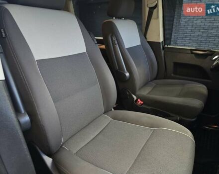 Серый Фольксваген Мультиван, объемом двигателя 1.97 л и пробегом 235 тыс. км за 19499 $, фото 56 на Automoto.ua