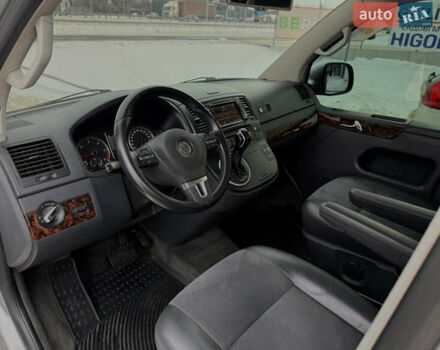 Сірий Фольксваген Мультиван, об'ємом двигуна 2 л та пробігом 152 тис. км за 25700 $, фото 9 на Automoto.ua