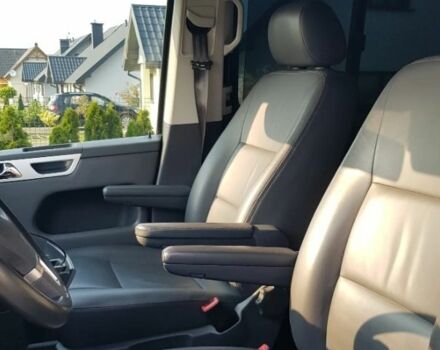 Серый Фольксваген Мультиван, объемом двигателя 2 л и пробегом 130 тыс. км за 9200 $, фото 7 на Automoto.ua